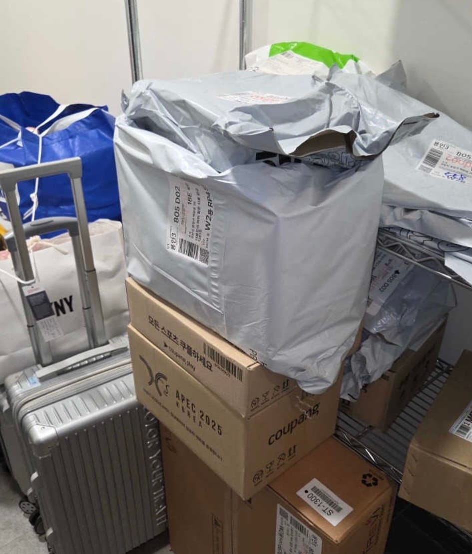 Securely stored and ready for you—Seoul hotels offer reliable designated spaces for guest deliveries.